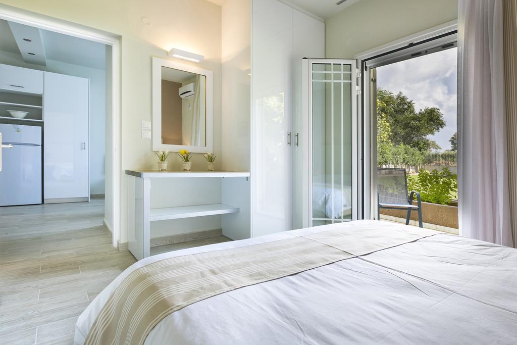 Olive Grove Studios & Apartments 스보로나타 외부 사진