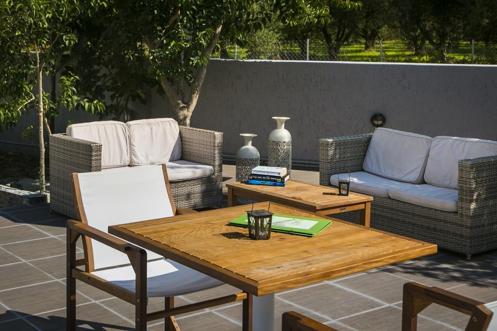 Olive Grove Studios & Apartments 스보로나타 외부 사진