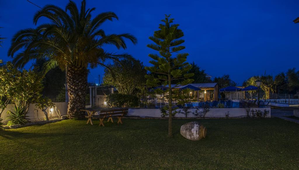 Olive Grove Studios & Apartments 스보로나타 외부 사진