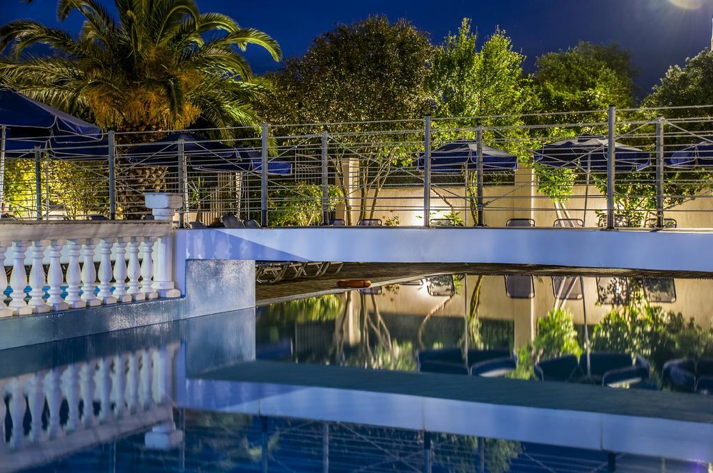 Olive Grove Studios & Apartments 스보로나타 외부 사진